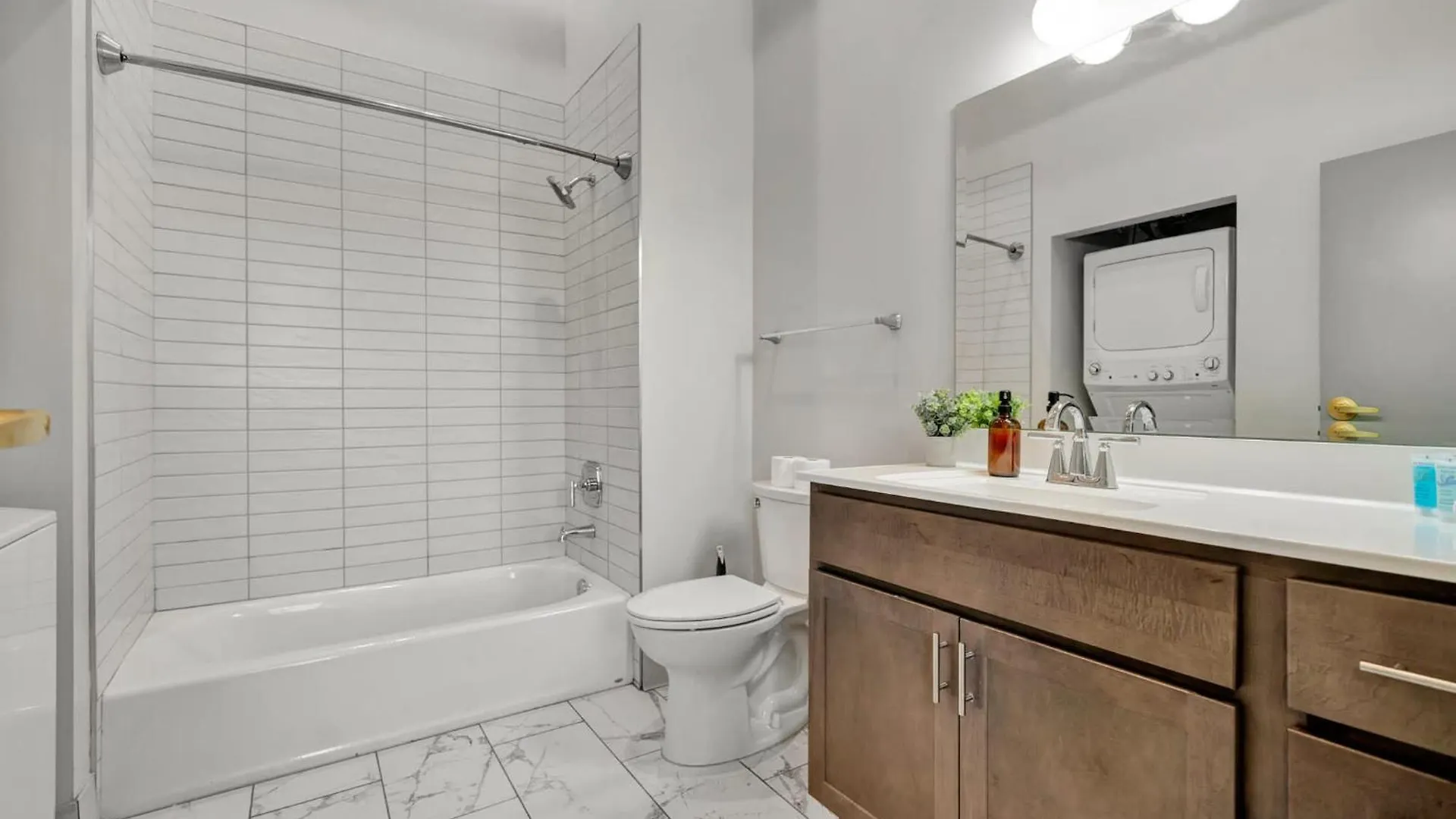 アパート Spacious Studio W Free Parking Near Hospitals ルイスビル
