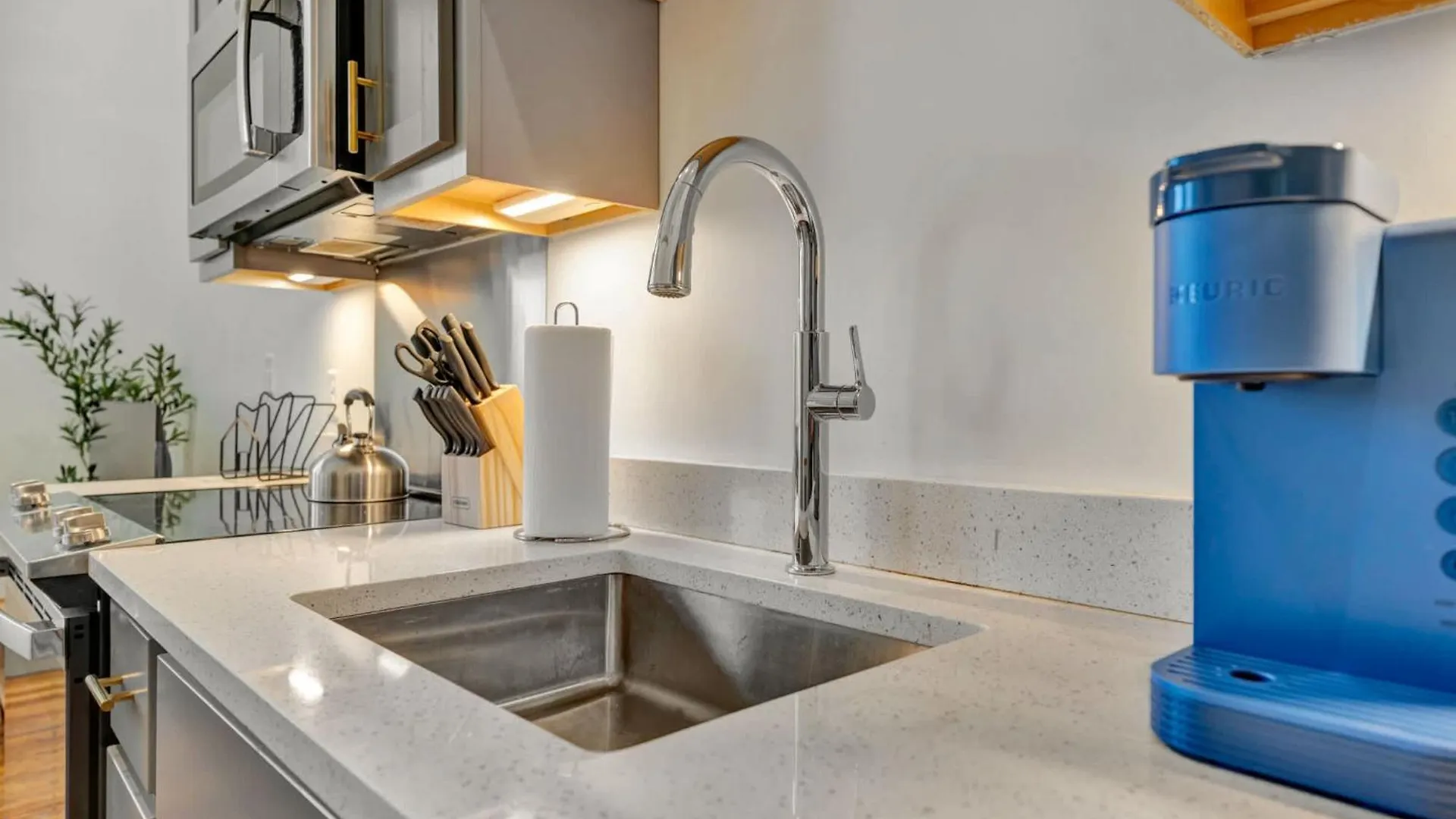 Spacious Studio W Free Parking Near Hospitals ルイスビル 0*,