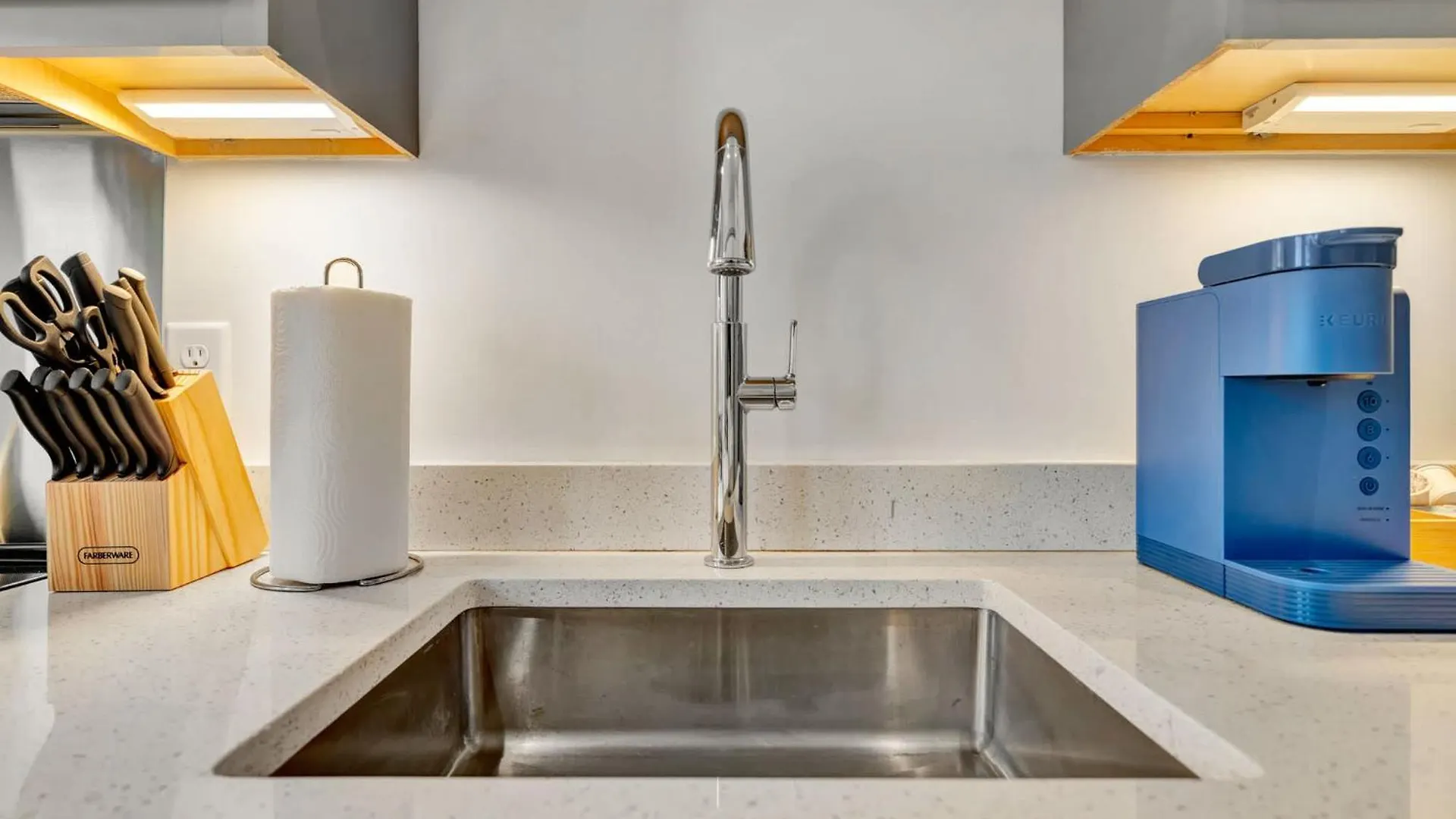 アパート Spacious Studio W Free Parking Near Hospitals ルイスビル